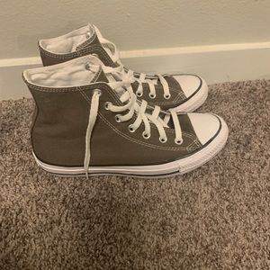 Converse Chuck Taylor Gray (Men’s 5.5) (Women’s 7.5)